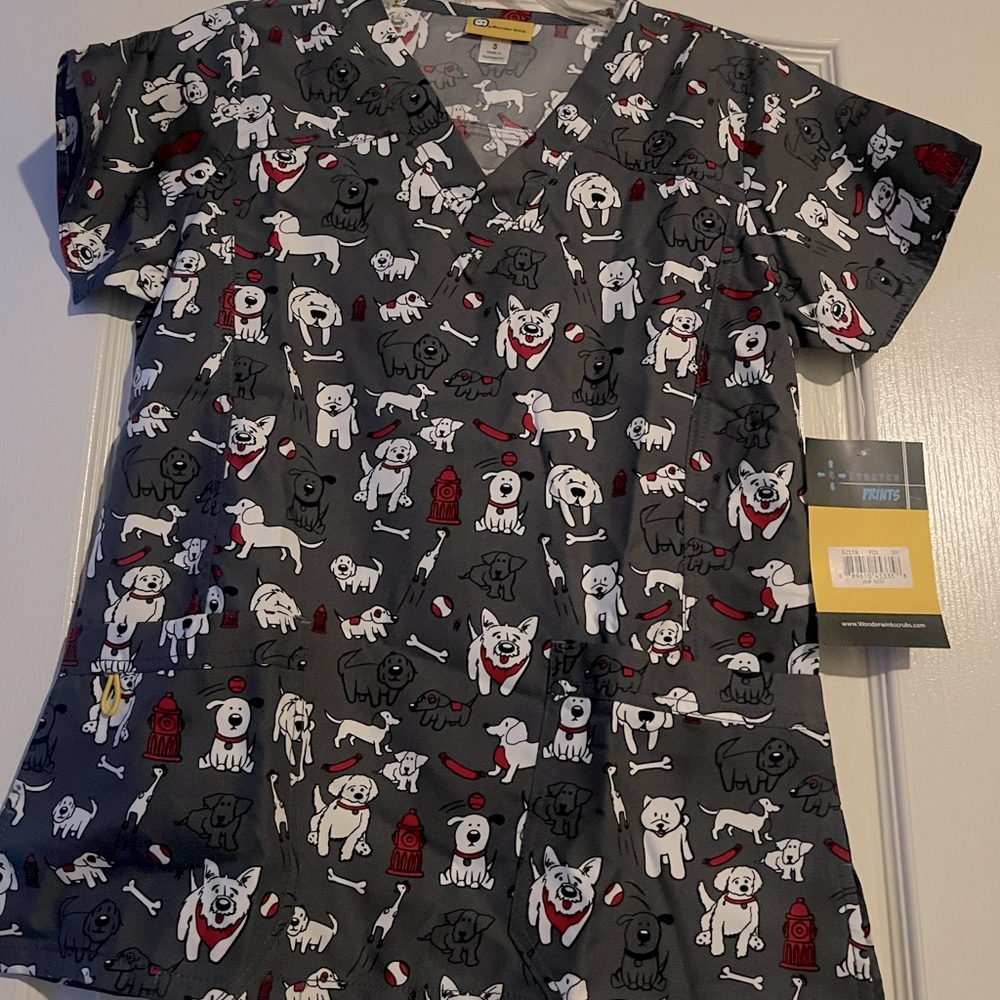 Wonderwink brand new scrub top